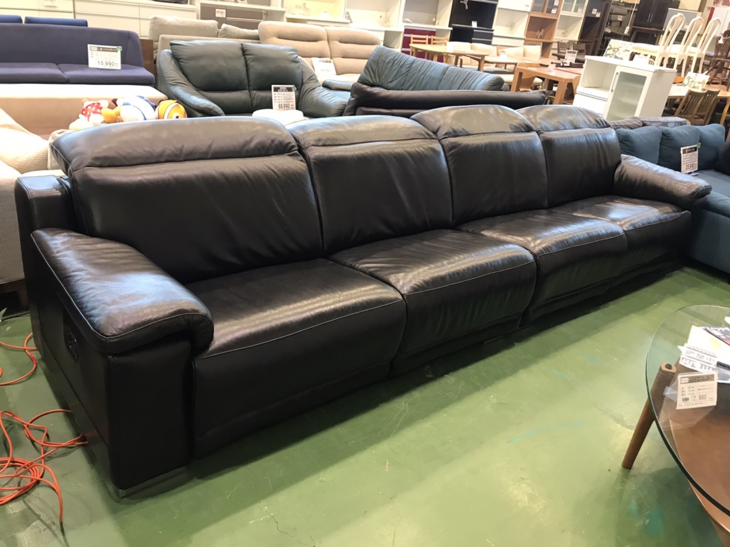 レザーワールドの総本革電動リクライニング4人掛ソファ買取致しました  