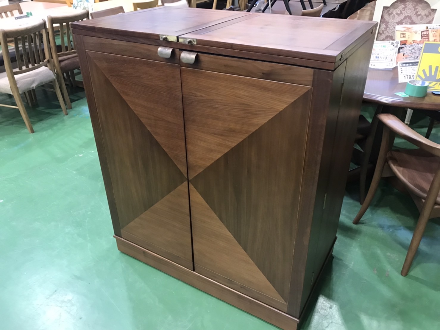 Crate and Barrel｜バーキャビネット(Maxine Bar Cabinet)買取致しまし  