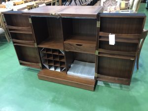 Crate and Barrel｜バーキャビネット(Maxine Bar Cabinet)買取致しまし  