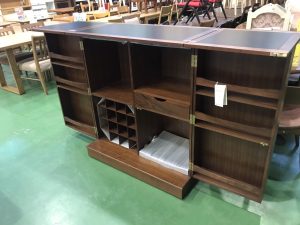 Crate and Barrel｜バーキャビネット(Maxine Bar Cabinet)買取致しまし 