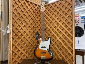 江戸川区ギター買取Squier by Fender エレキベース①