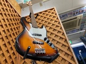 江戸川区ギター買取Squier by Fender エレキベース②