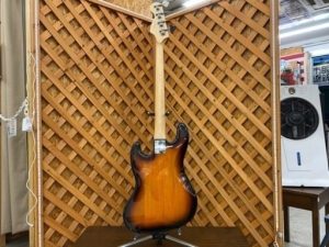 江戸川区ギター買取Squier by Fender エレキベース③