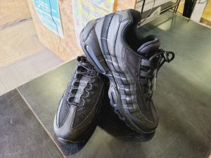 NIKE(ナイキ)Air Max 95 Essential CI3705 001