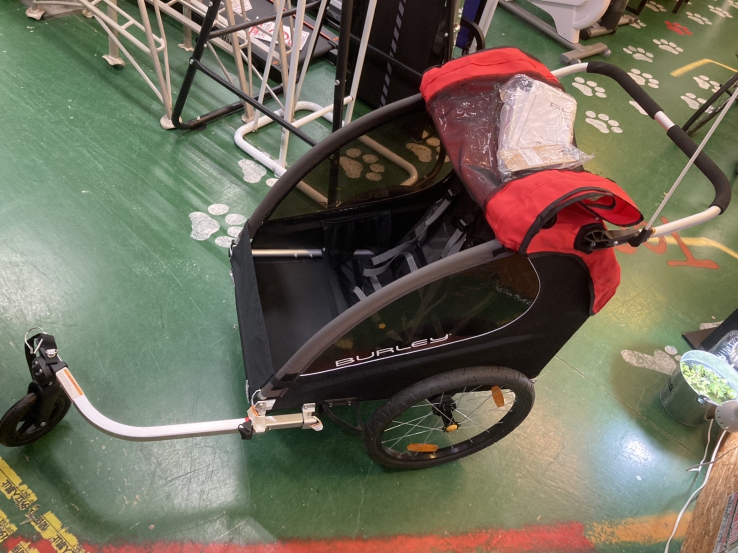BURLEY バーレー ２人乗りベビーカー ハニー・ビー(HONEY BEE) 入荷！【愛品倶楽部柏店】 | リサイクルショップ 中古品の買取は 愛品倶楽部・愛品館