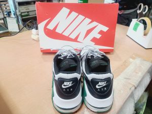 ナイキ（NIKE）（メンズ）エア マックス エクシー AIR MAX EXCEE 黒 ブラック グリーン  CD4165-018