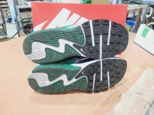 ナイキ（NIKE）（メンズ）エア マックス エクシー AIR MAX EXCEE 黒 ブラック グリーン CD4165-018