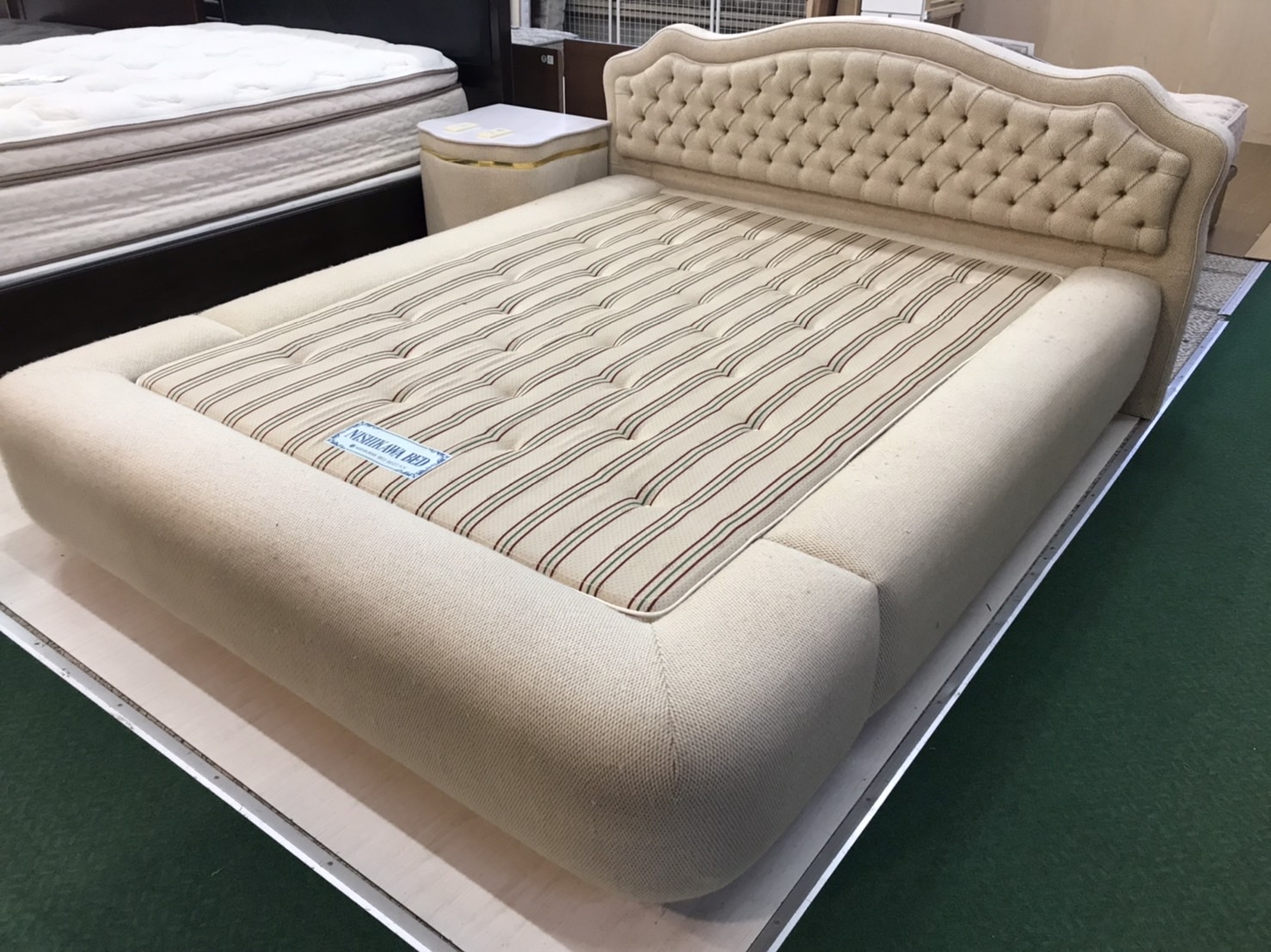 ダブルベット｜キングサイズ？｜ホテル仕様｜ロココ｜姫系買取致しまし  