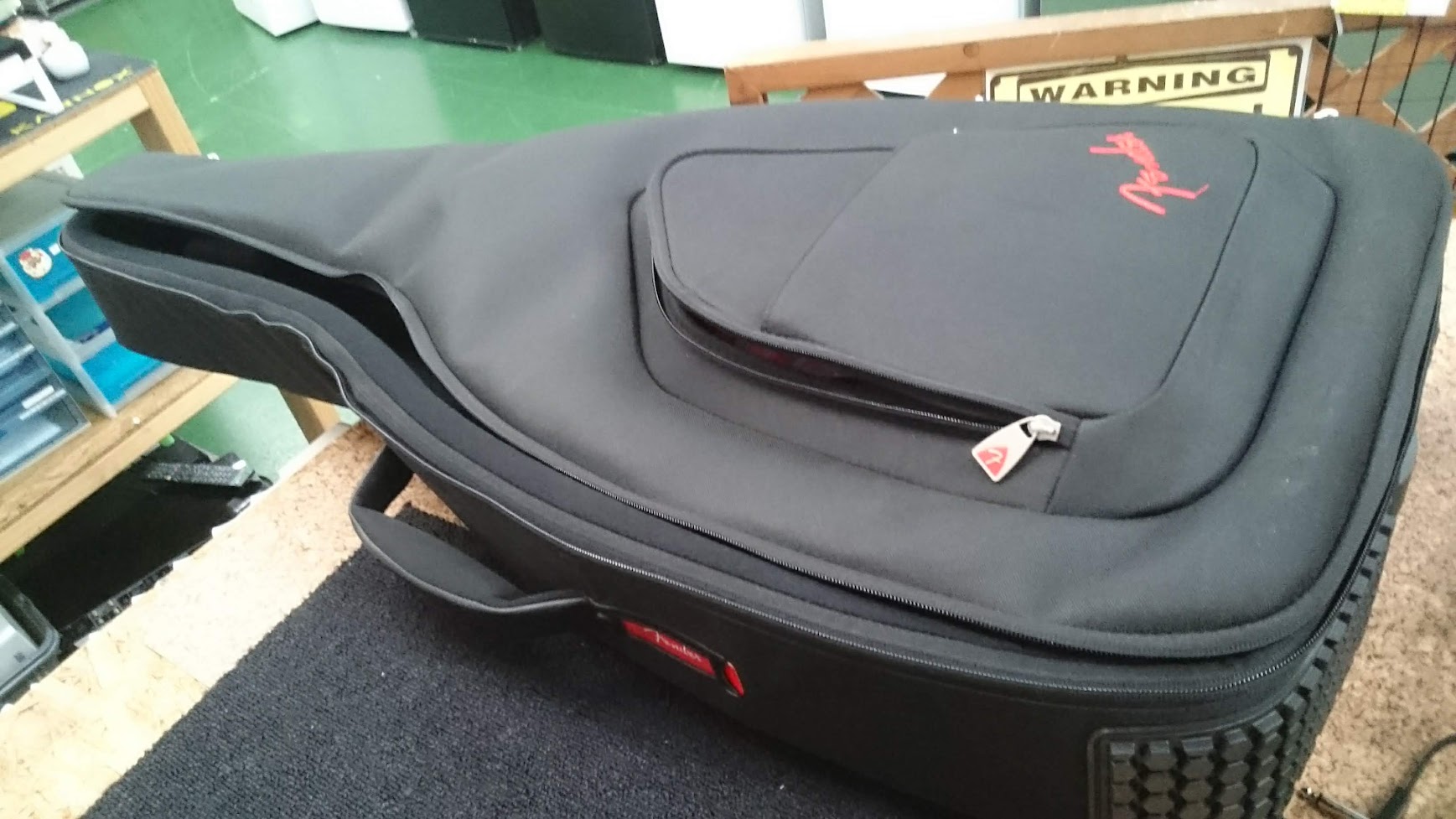 FENDER| エレアコ| NEWPORTER CLASSIC | 買取いたしました|愛品倶楽部 
