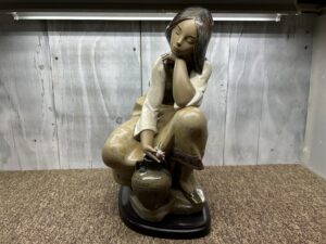 LLADRO｜リヤドロ｜フィギュリン｜水汲みの合間に｜CLASSIC WATER 
