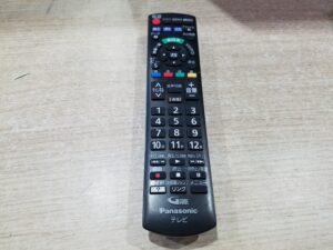 地上・BS・110度CSデジタルチューナーを2基搭載し、別売りのUSB接続HDDへ裏番組を録画できるハイビジョン液晶テレビ。