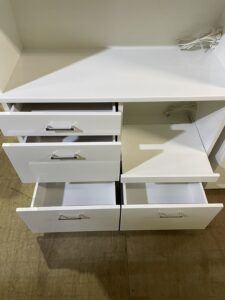 ３枚扉キッチンボード白 3