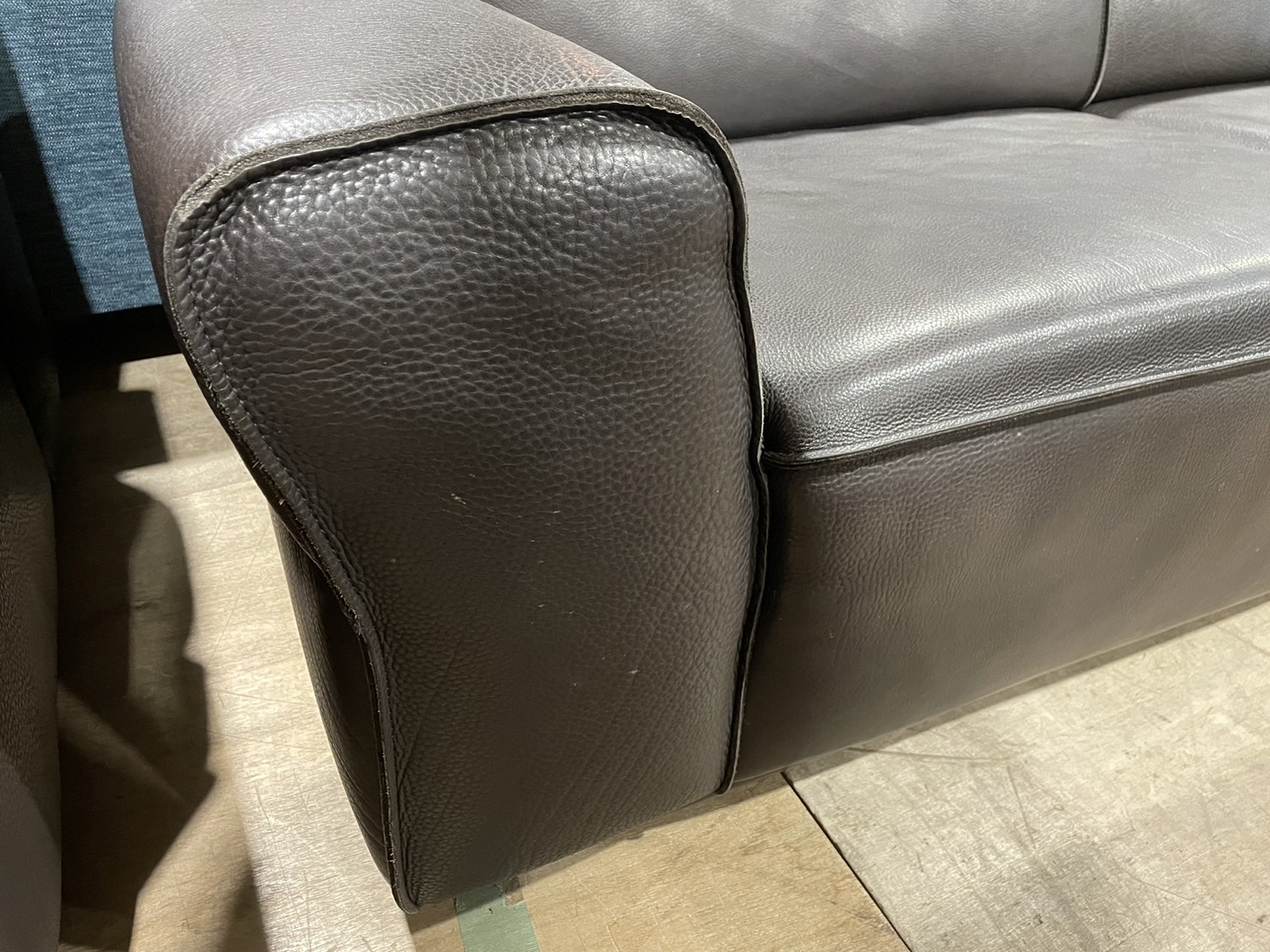 コイノール｜3人掛けソファ入荷しました｜リサイクルショップ 
