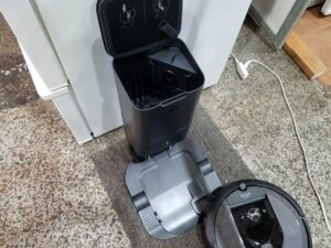 iRobot RVB-Y2 ルンバi7+