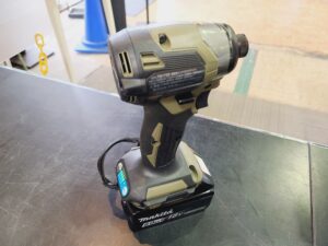 Makita 充電式 インパクトドライバTD173DRGXO