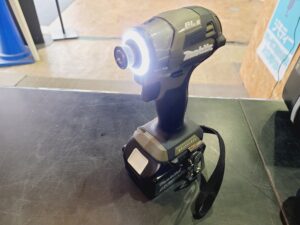 Makita 充電式インパクトドライバ TD173DRGXO