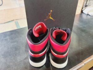 エアジョーダン 1 ミッド メンズ カジュアル シューズ  Air Jordan 1 Mid Bred Toe 554724-079