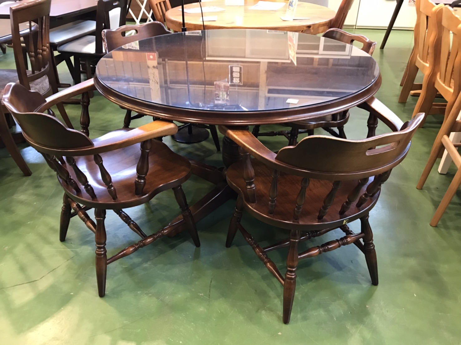 【引き取り歓迎】飛騨産業(キツツキ) 円卓 ダイニングテーブル＋イス4脚 セット / 丸テーブル 椅子 キツツキマーク 飛騨産業 キツツキ ダイニングテーブル チェアセット 丸テーブルのみ