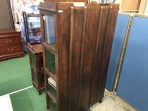 オールドメゾン｜フラップ式4ガラスキャビネット買取致しました｜愛品 