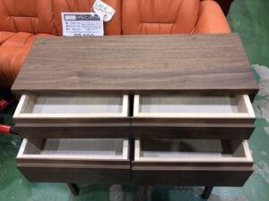 カリモク｜4段チェスト｜限定モデル｜QT2814XR買取致しました｜愛品館 