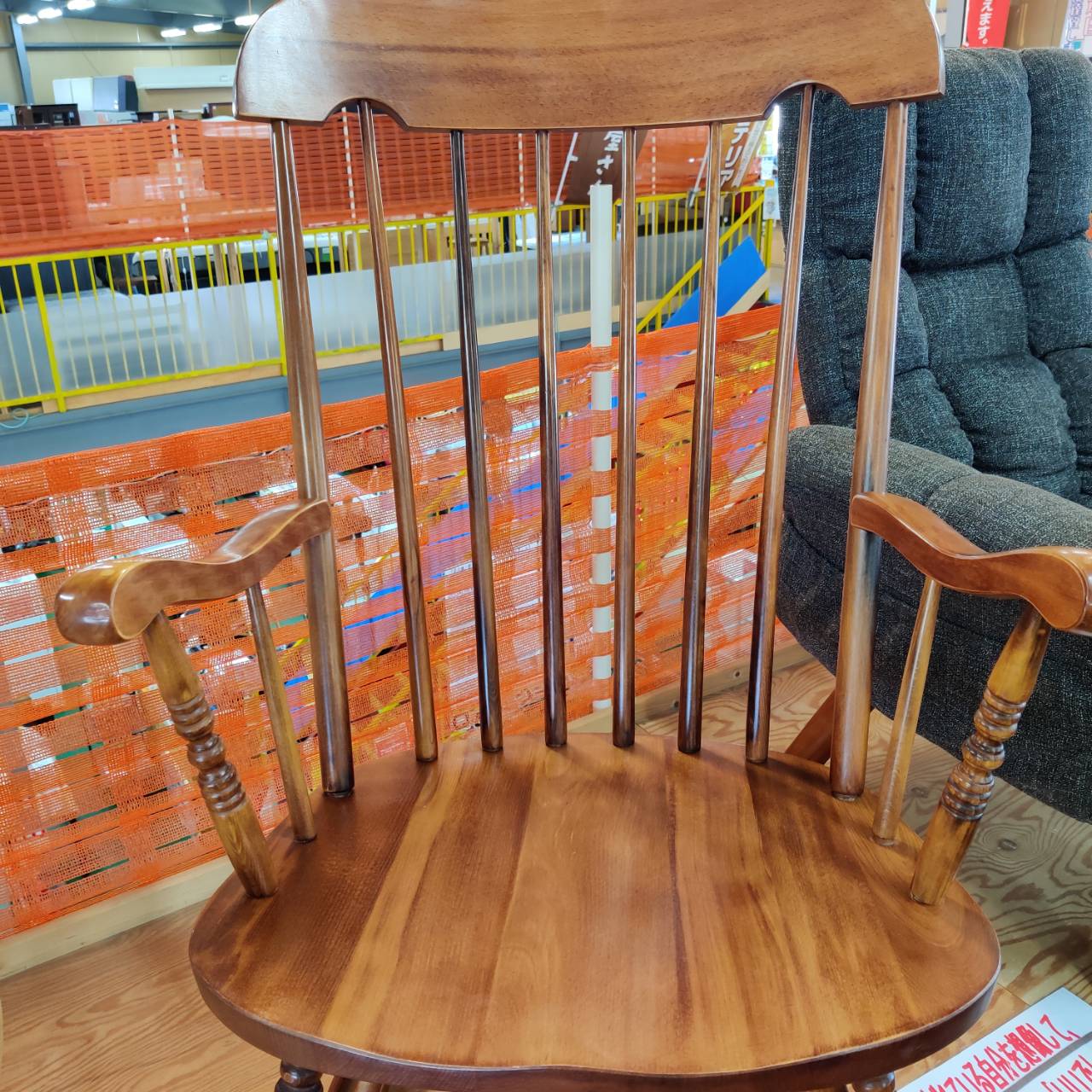 愛品倶楽部柏店】柏木工 肘付きロッキングチェア