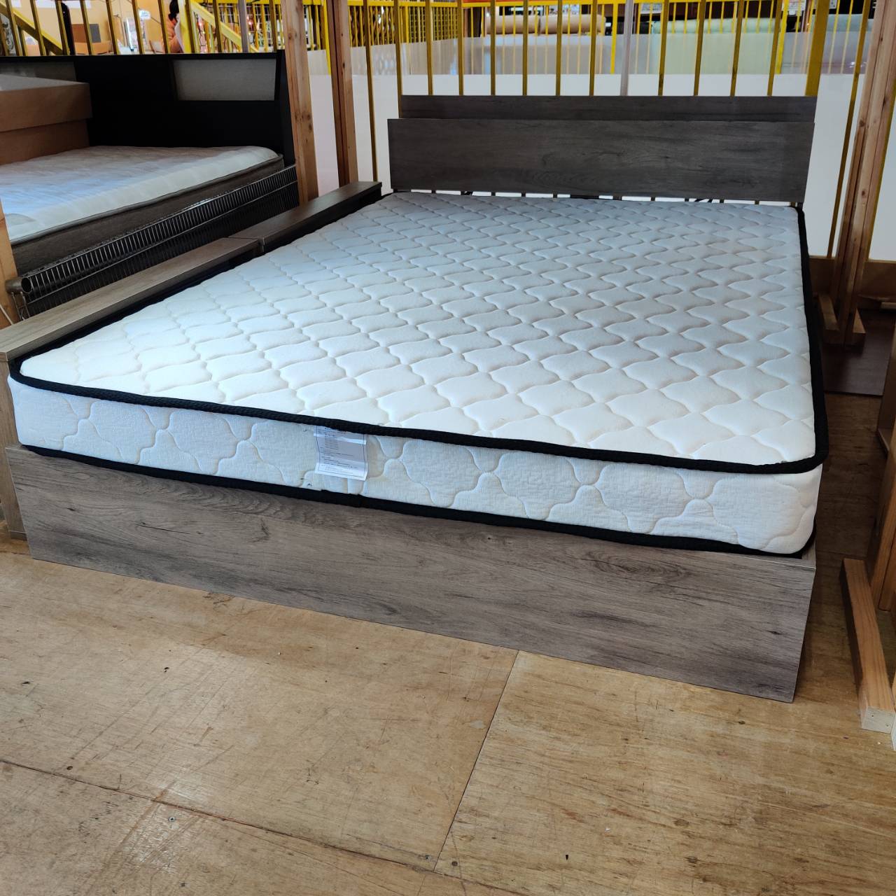 愛品倶楽部柏店】ダブルフロアベッド 引出付き ロータイプ / ボンネルコイル