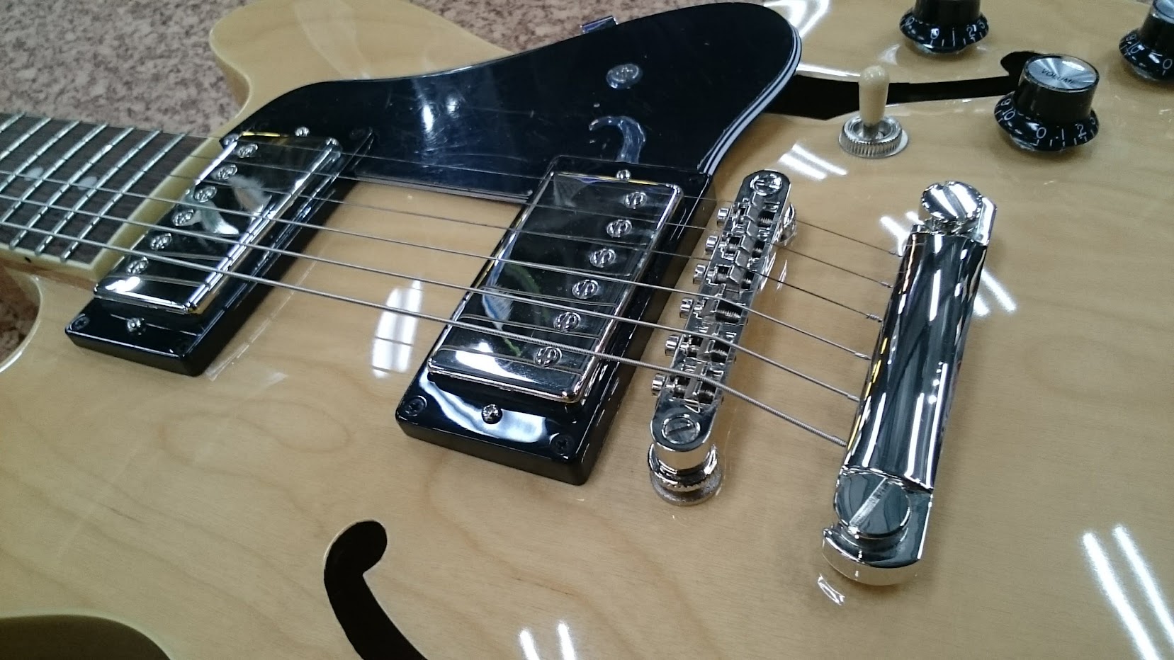 愛品倶楽部柏店】Epiphone セミアコ ES-339 NA