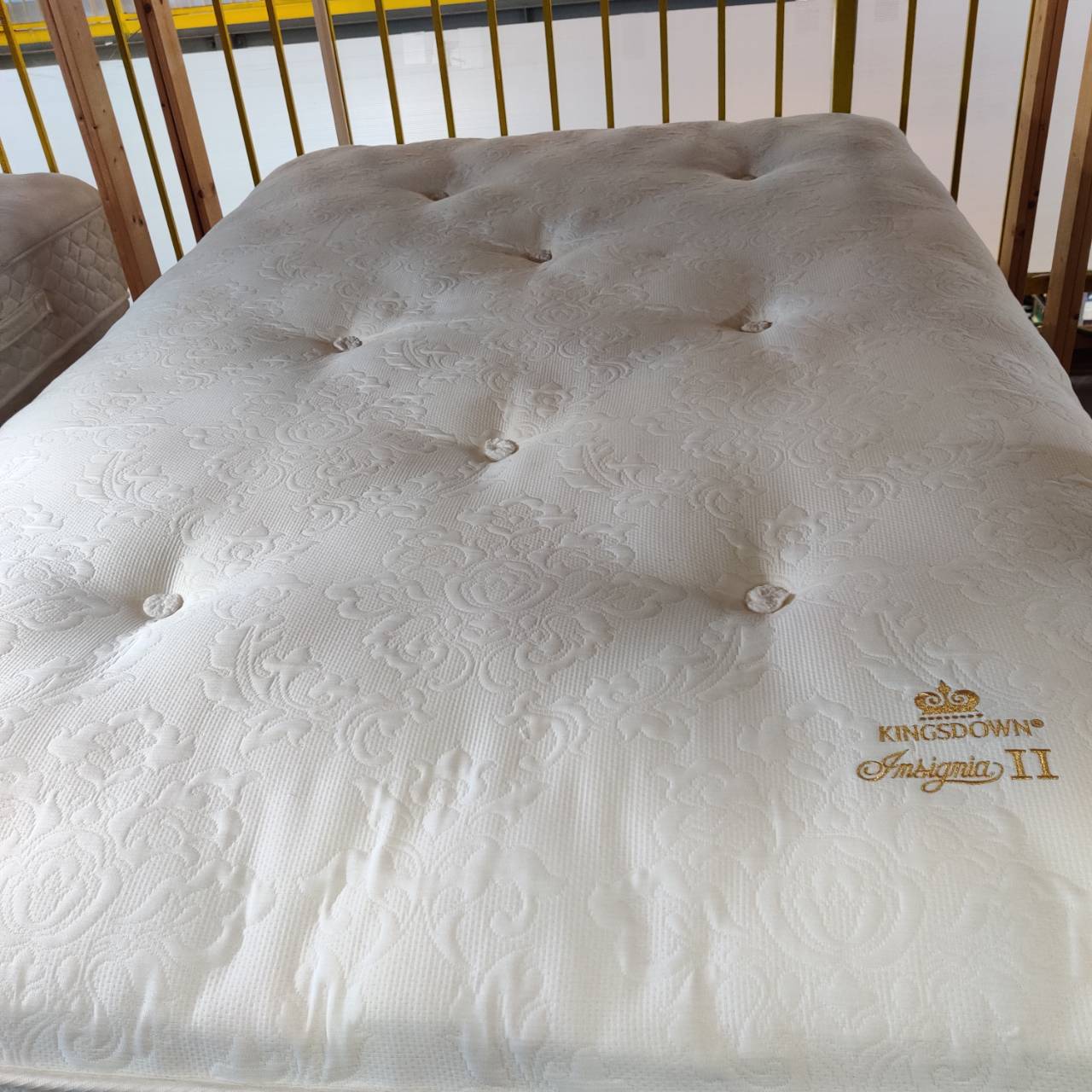 キングスダウン セミタブルベッド インシグニアⅡ販売中！ 愛品倶楽部  