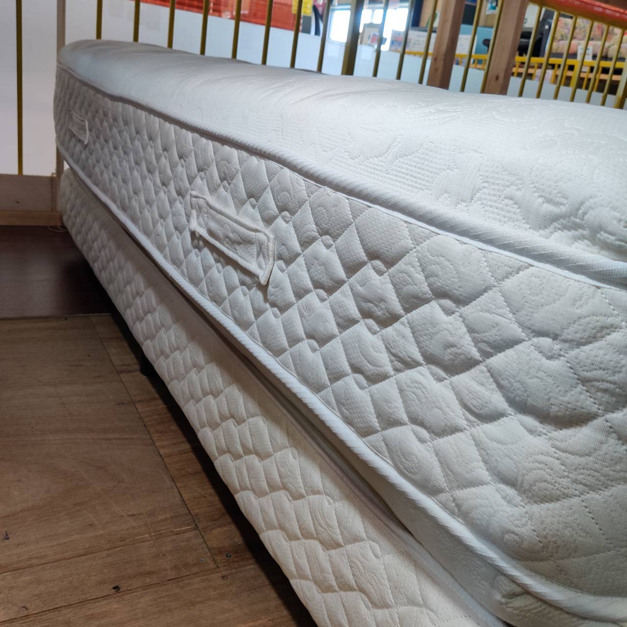 キングスダウン セミタブルベッド インシグニアⅡ販売中！ 愛品倶楽部  