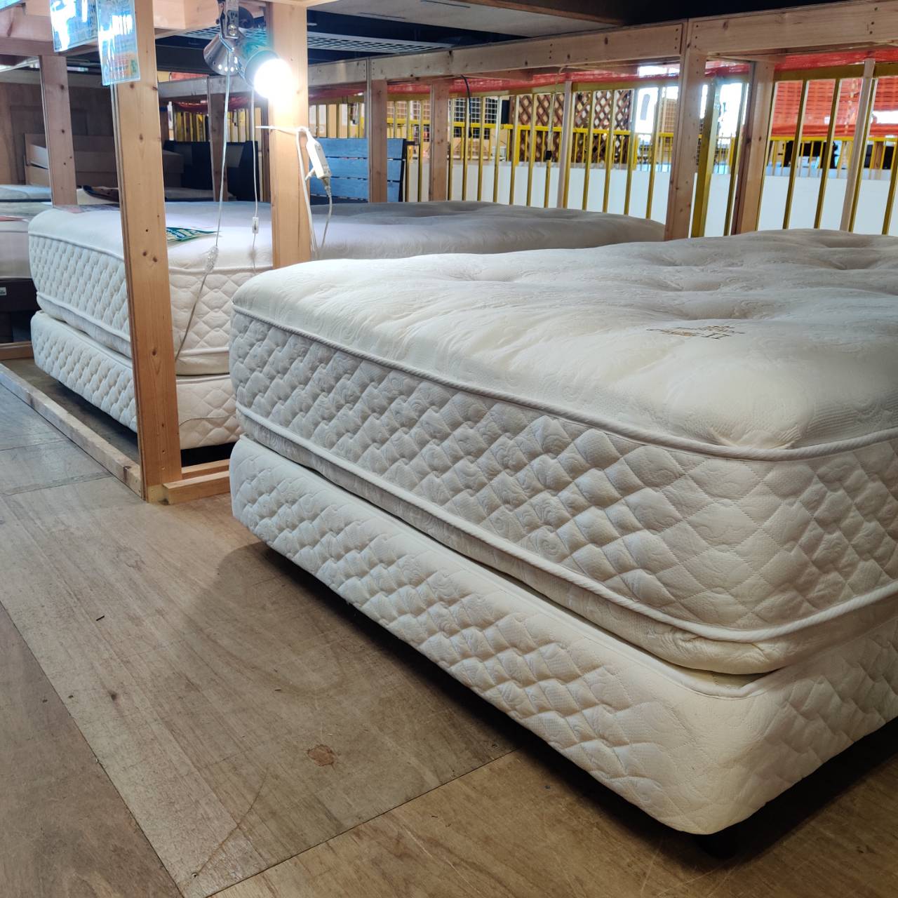 キングスダウン セミタブルベッド インシグニアⅡ販売中！ 愛品倶楽部  