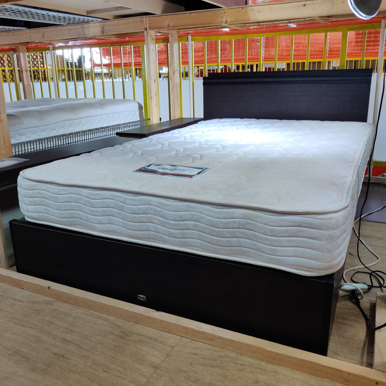 シモンズ 収納付きセミダブルベッド Beauty rest 販売中！ 愛品倶楽部 