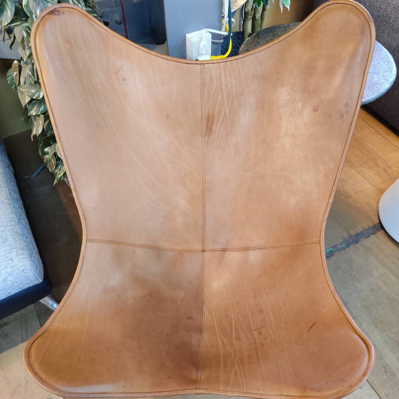 CUERO 本革 BKFチェア マリポサ ブラウン 販売中！ 愛品倶楽部柏店  