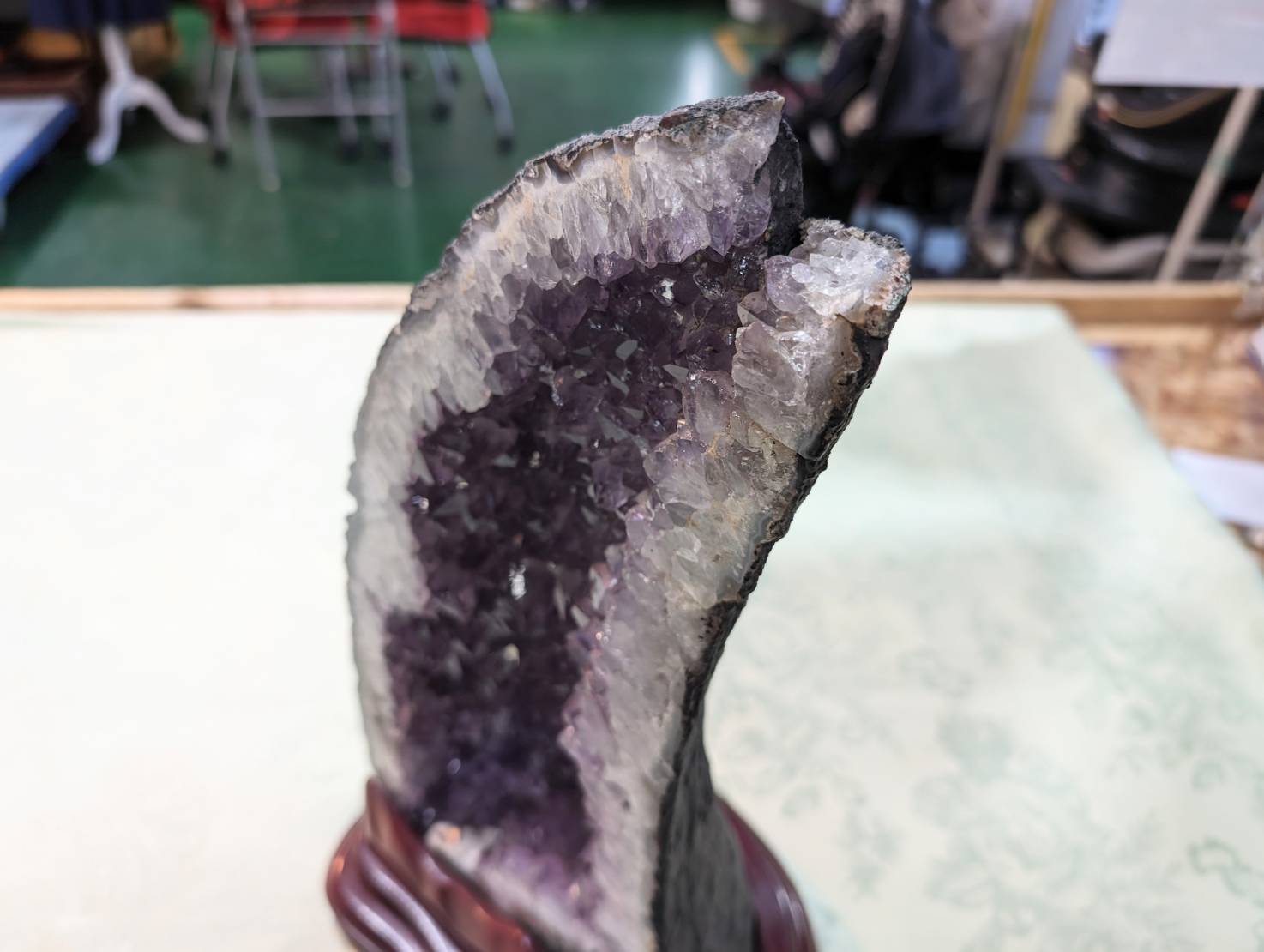 置物 アメジストドーム 紫水晶 パワーストーンを店頭にて販売中です 