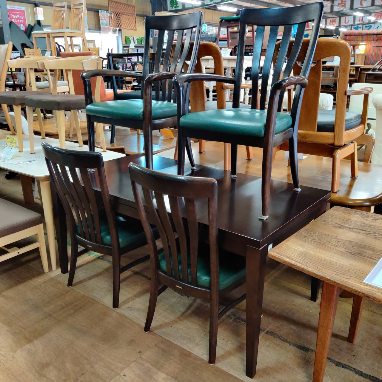 愛品倶楽部柏店】karimoku カリモク 肘付食堂椅子 CT7600705B