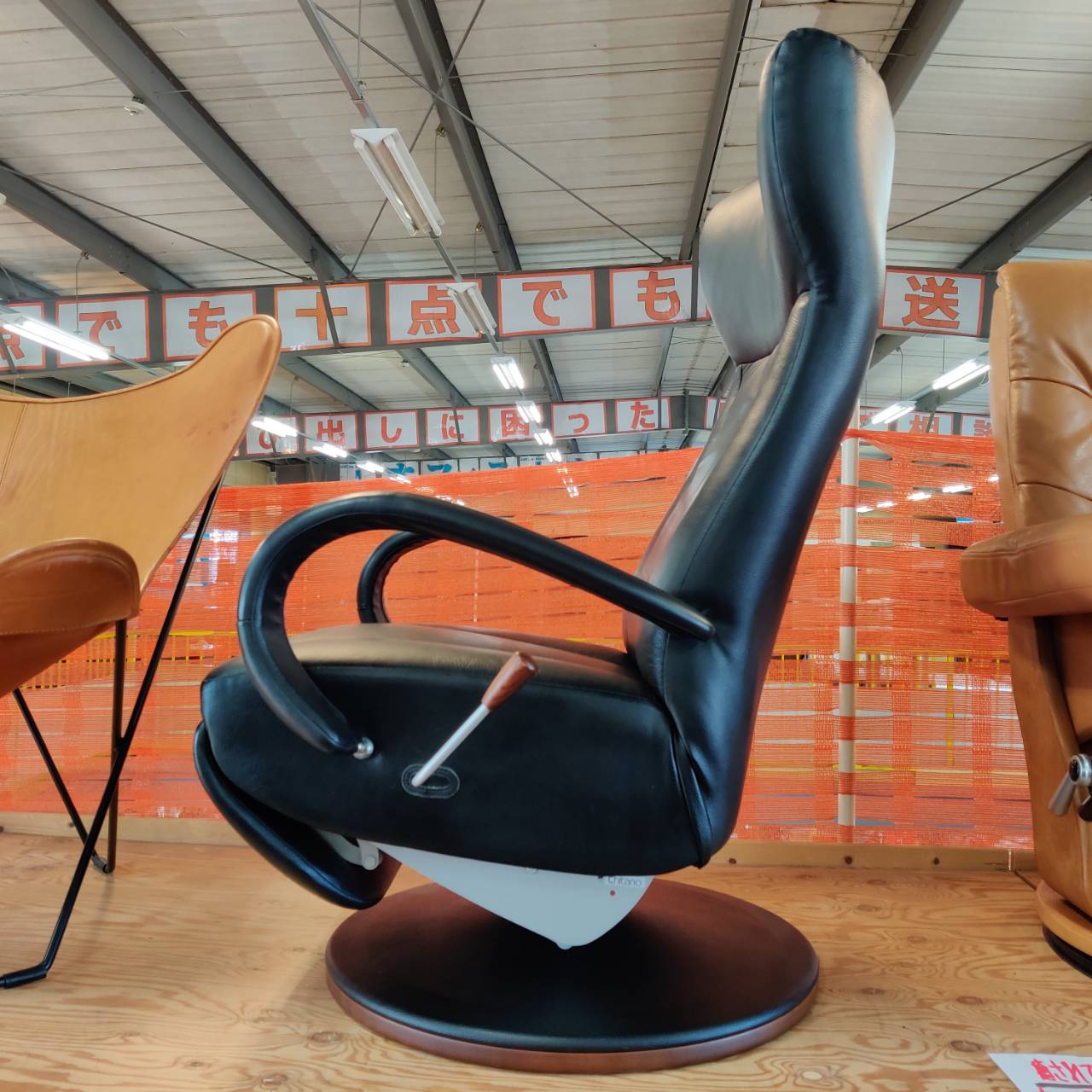 カリモク 本革パーソナルチェア ストラド 販売中！ 愛品倶楽部柏  