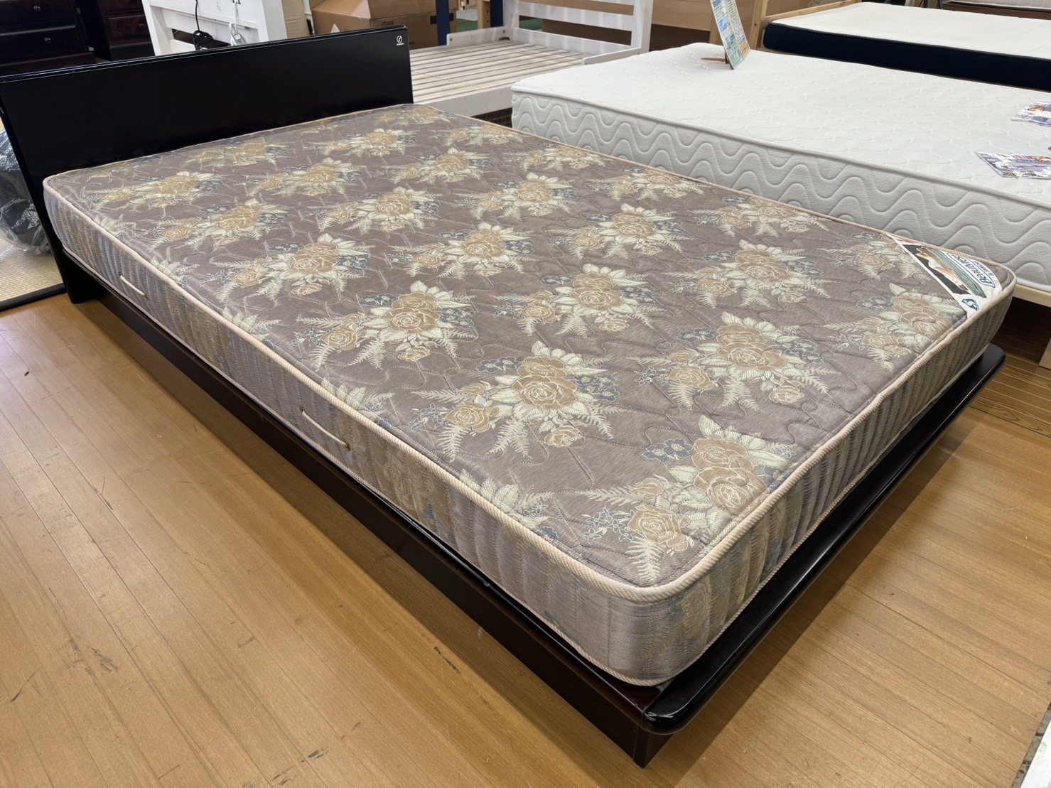 専用　シモンズ　セミダブルベッド Mike様専用 シモンズ セミダブルベッドフレーム 引き出し付 シモンズ