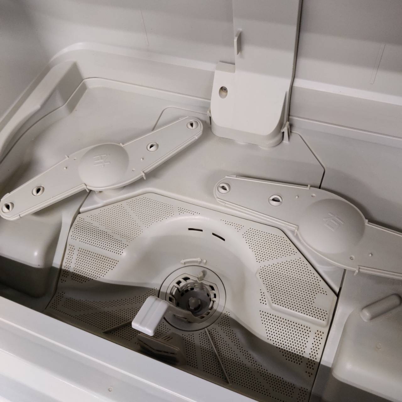 パナソニック 食器洗い乾燥機(NP-TH3/2019年製) 販売中！ 愛品倶楽部柏  