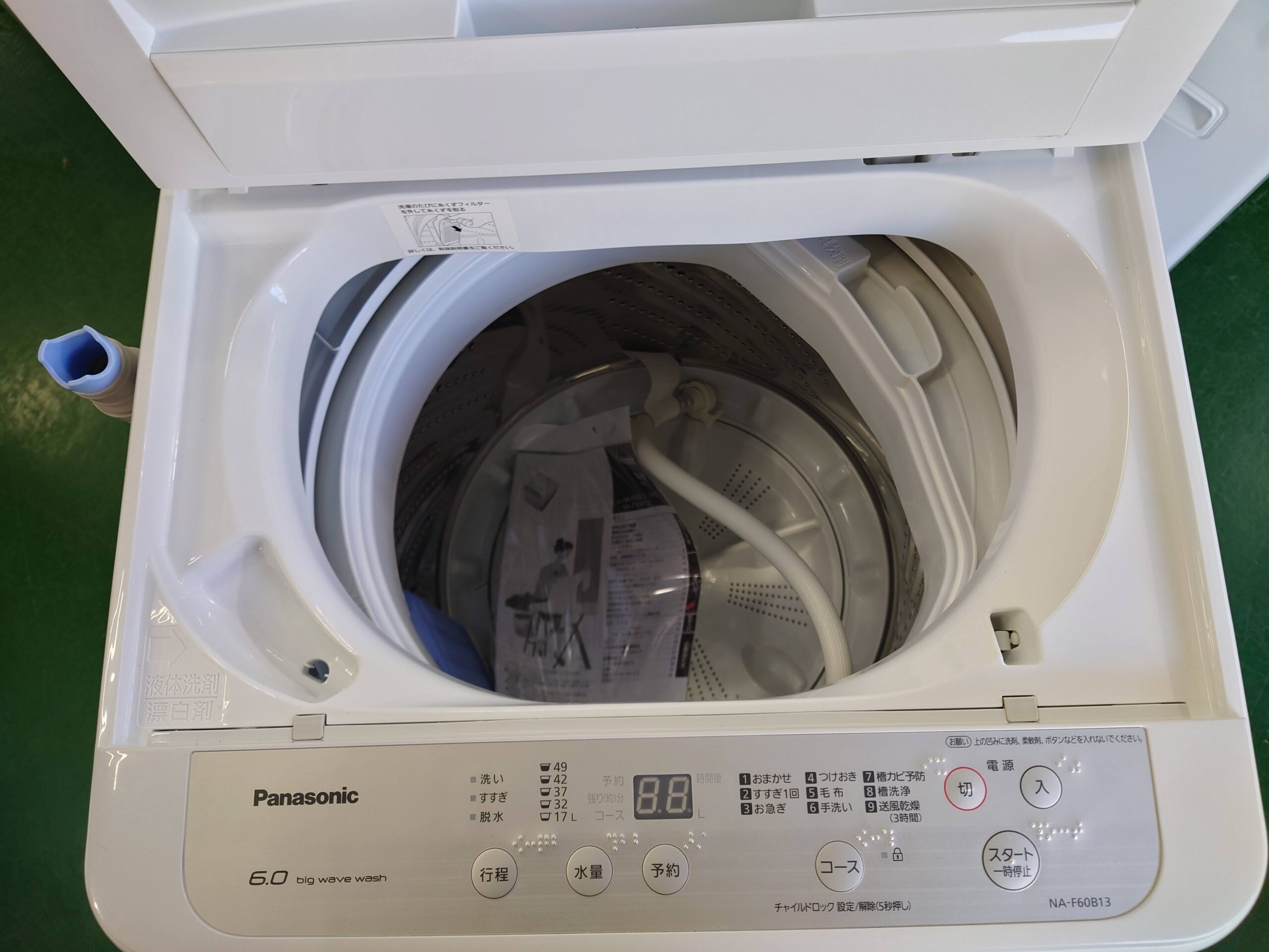 週末限定❗️Panasonic 6kg 洗濯機　NA-F60B13 2019年製微細なキズ汚れ有り