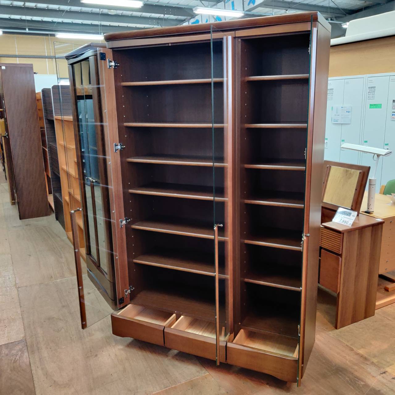 コクサイの家具 3枚ガラス扉書棚 クレシア B120 販売中！ 愛品倶楽部柏  