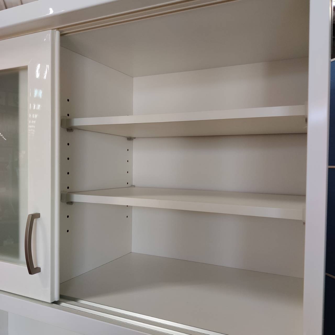 リユースのサカイ太田店☆ジモティ割あり☆ Haier 冷蔵庫 121L 24年製 ／クリーニング済み OJ10213 リユースのサカイ太田店★ジモティ割あり★  両開き書庫 グレー H215×D40×W79.5 クリーニング済み OJ11161