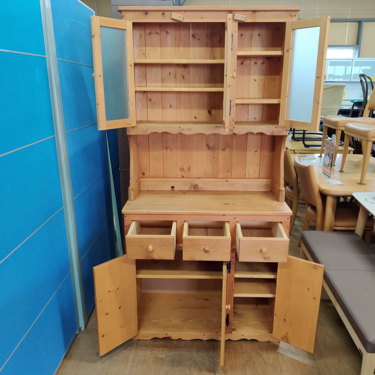 3枚扉キッチンキャビネット カントリー調 販売中！ 愛品倶楽部柏店  