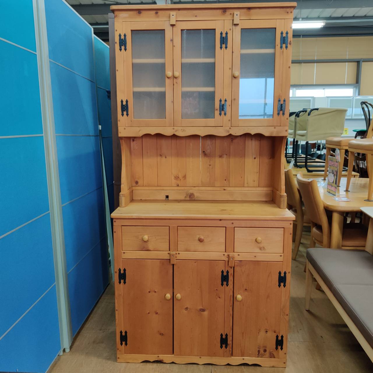 3枚扉キッチンキャビネット カントリー調 販売中！ 愛品倶楽部柏店  