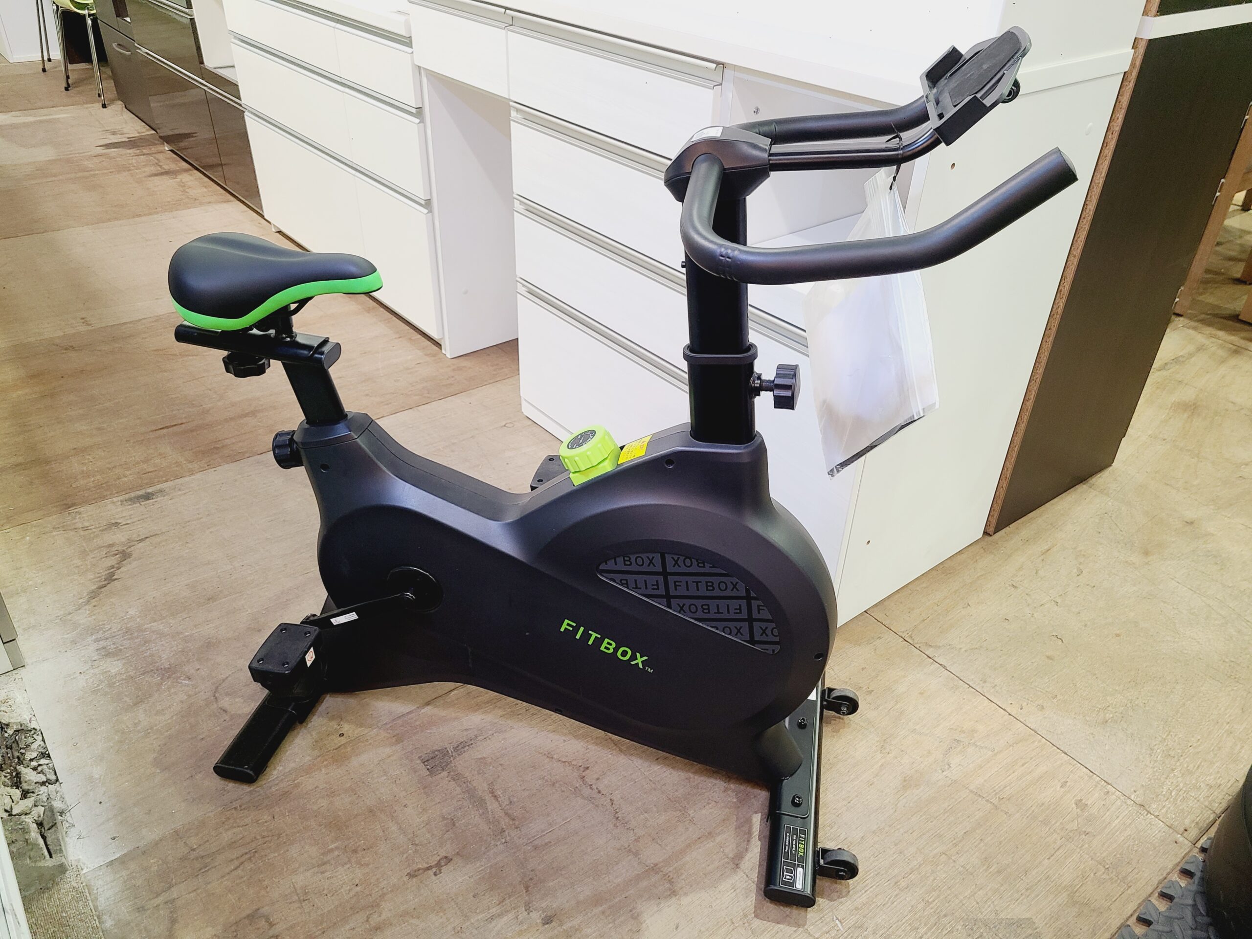 ほぼ未使用○FITBOX LITE○第3世代フィットネスバイク 多忙 本格 