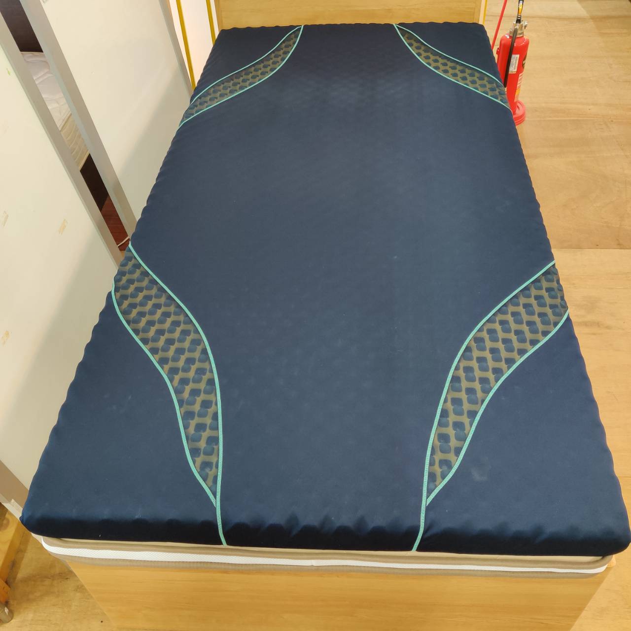 シングルベッド 収納付き M:ニトリ 硬質マットパーム3 & 西川 エアー  