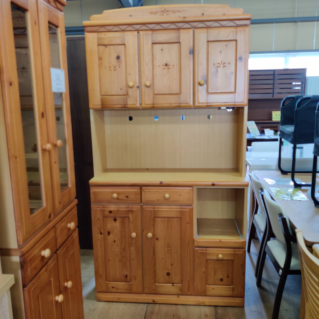 マルミツ 3枚扉キッチンボード カントリー調デザイン 販売中！ 愛品  