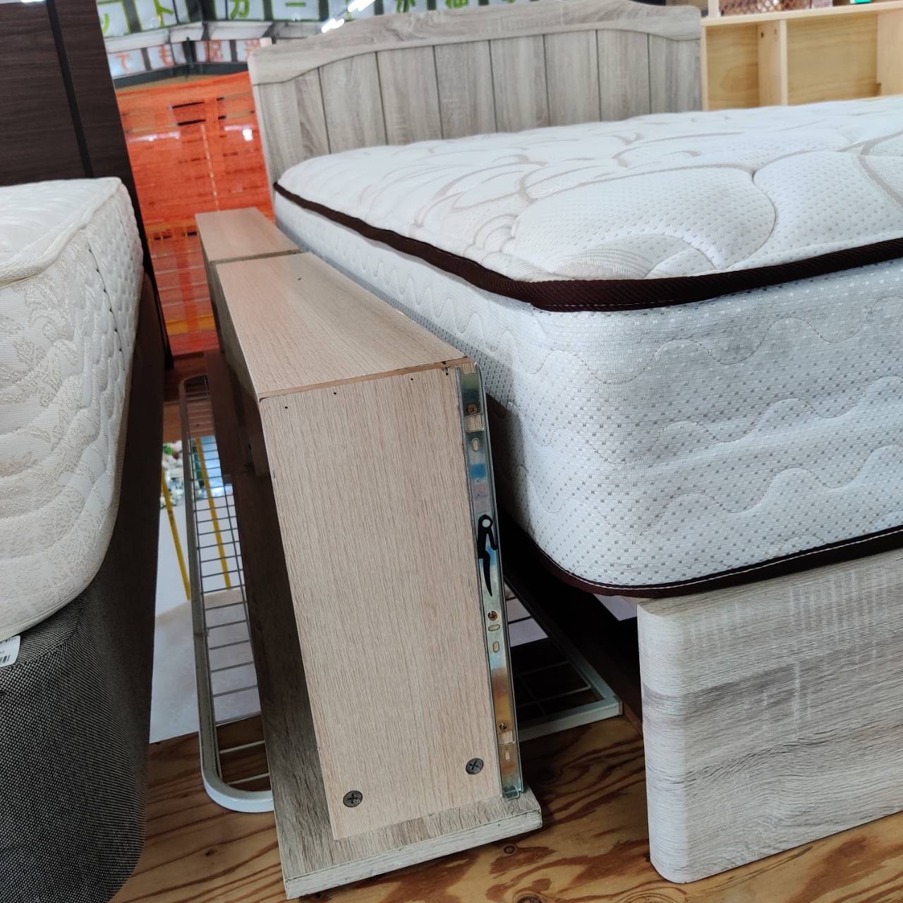 収納付きセミダブルベッド F:グランツ M:YAMADA 熟スリープ 販売中  