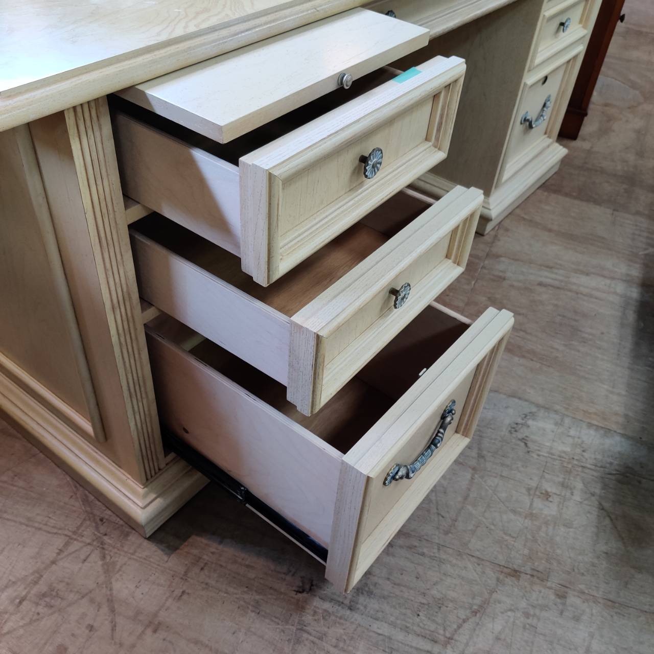 stanley 大型木製デスク USA家具 ホワイトペイント 販売中！ 愛品  