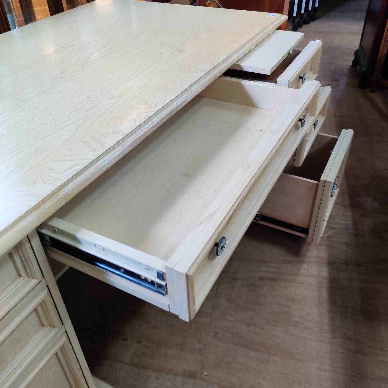 stanley 大型木製デスク USA家具 ホワイトペイント 販売中！ 愛品  