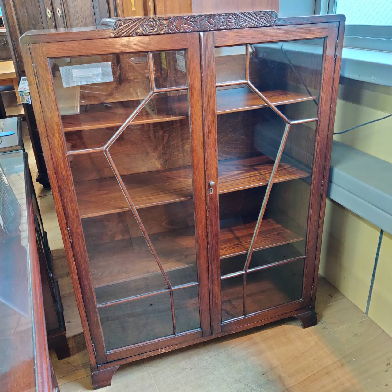 愛品倶楽部柏店】東信商会 イタリア製 ガラスキャビネット 4304 はやい 