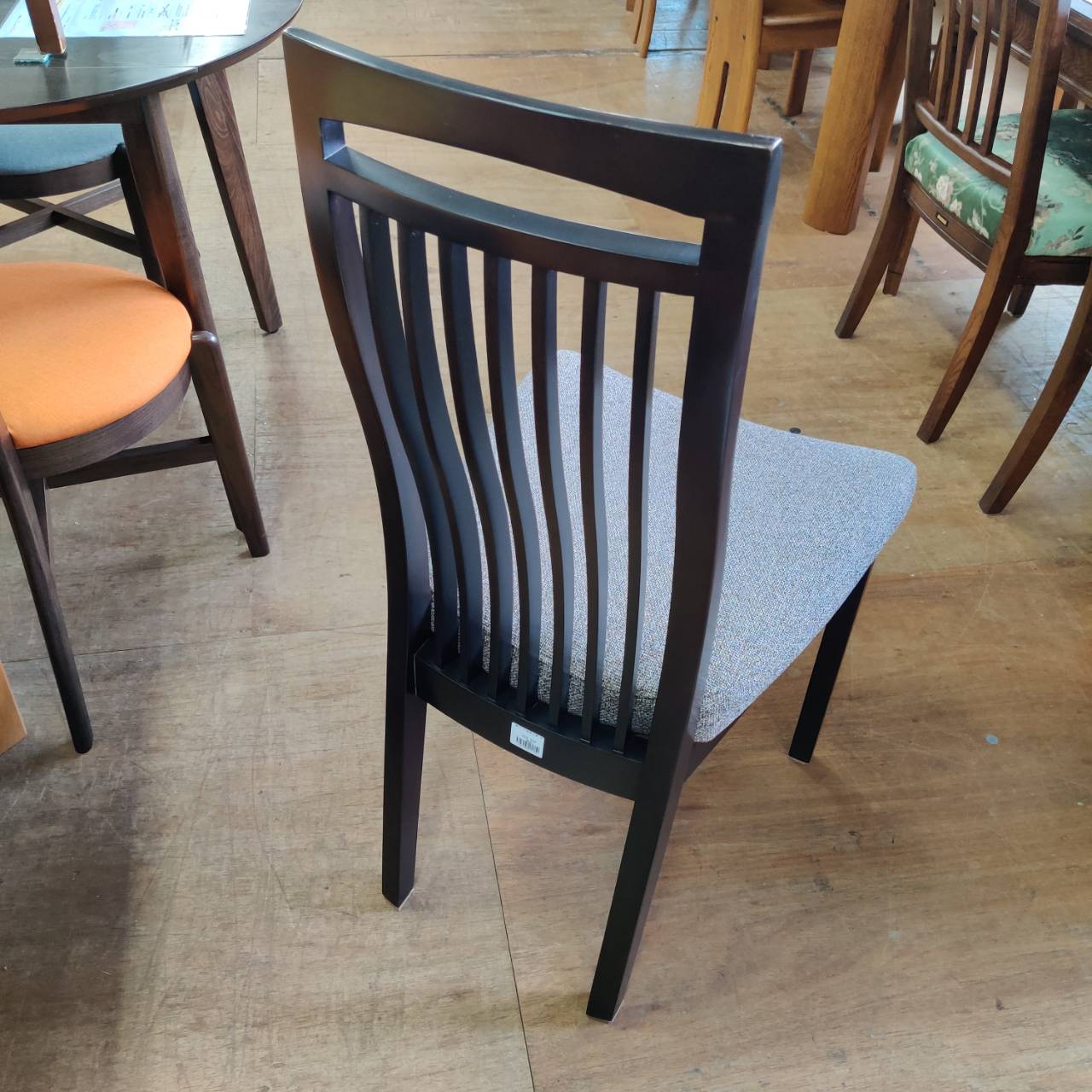 シギヤマ家具工業 ダイニングチェア4脚セット NEVAN 販売中！ 愛品  